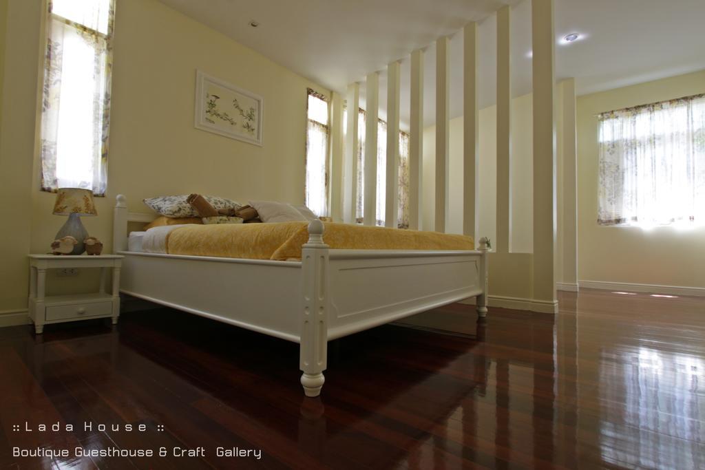 Bed and Breakfast Lada House Лампанг Номер фото