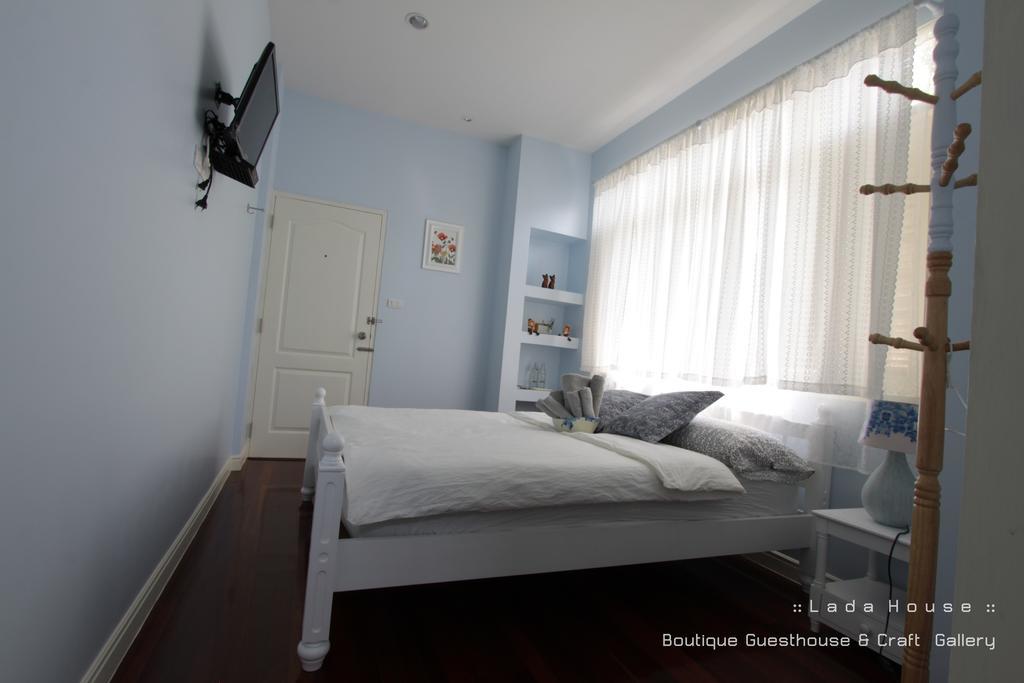 Bed and Breakfast Lada House Лампанг Номер фото