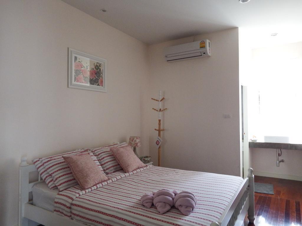 Bed and Breakfast Lada House Лампанг Номер фото